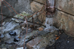 5 TIPS TO AVOID A FROZEN PIPE DISASTER AT YOUR HOME